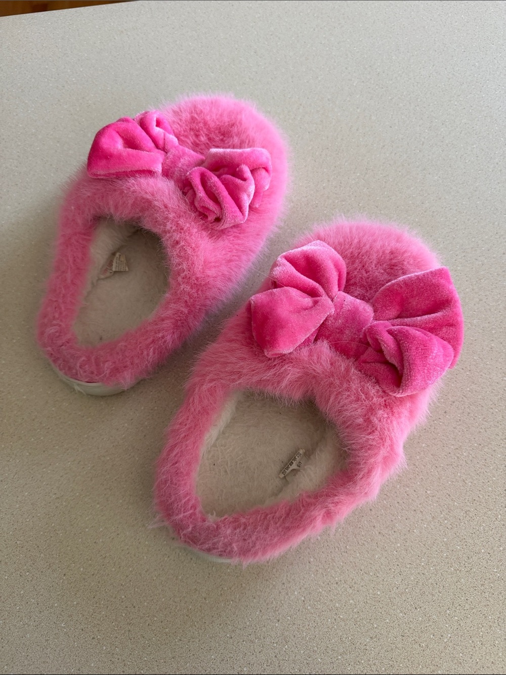 Girls Pink Bow Fuzzy Slippers - Cozy Plush Indoor Shoes